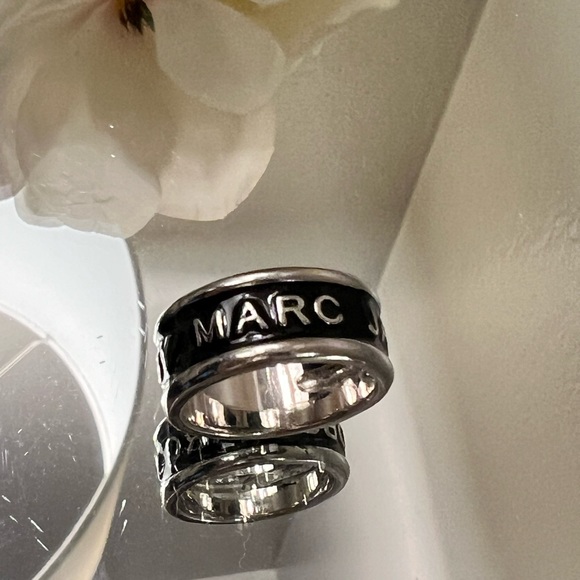 Marc Jacobs ring - Picture 1 of 7